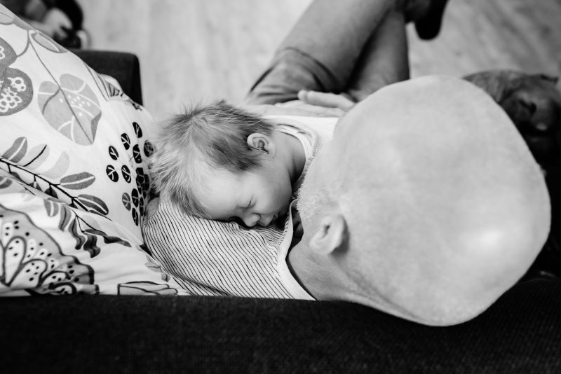 Day in the life bij gezin in Haren, fotograaf Assen, gezin, zwart/wit fotografie