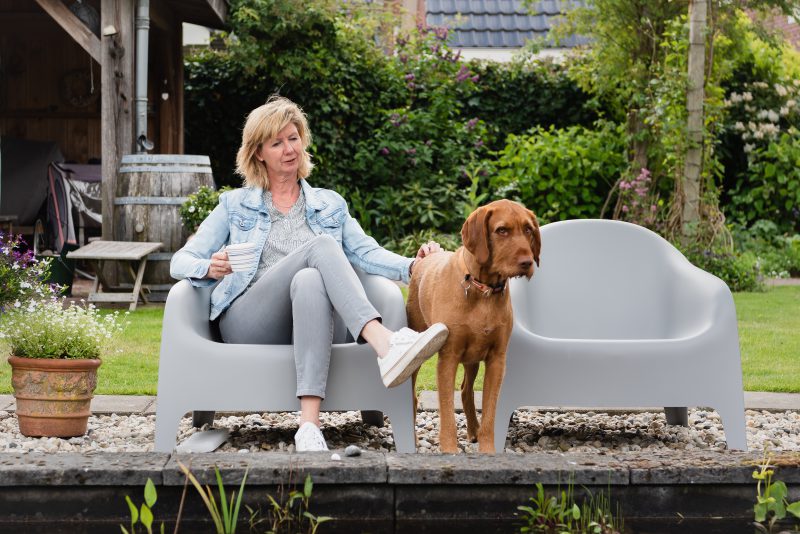 Portret foto, zakelijke foto grafie, zichtbaar worden, hond, koffie break