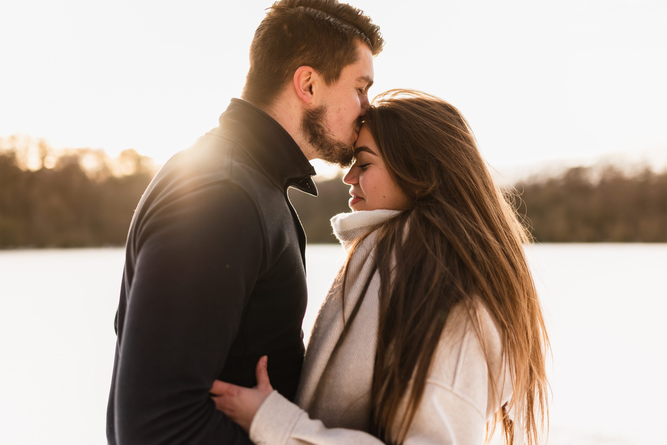 Gezinsfotograaf, Gezin fotograaf Assen, Gezinsfotograaf Drenthe, Familie fotograaf assen, familie fotograaf Drenthe Love shoot, Assen, Asserbos , Zwart/wit fotografie, Fotograaf Drenthe, Fotograaf Assen, liefdes foto's, verliefd koppel, pure foto's, verhaal vertellen