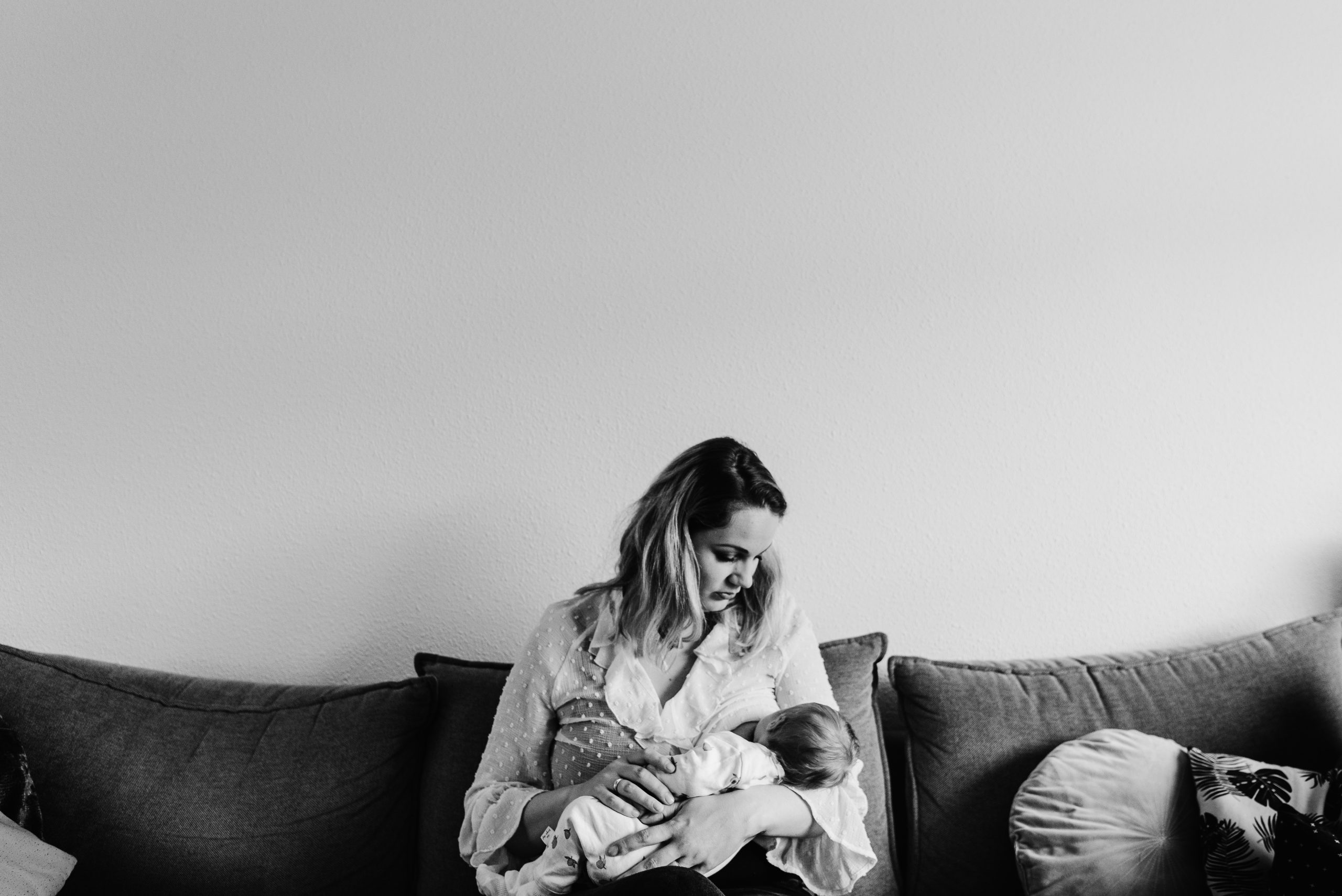 Pasgeboren kindje, newbornshoot, Assen, Fotograaf Assen, Gezinsfotograaf Assen, Familiefotograaf Assen, Gezinsfotograaf Drenthe, Familiefotograaf Drenthe, Gezin thuis fotograferen.