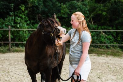 Fotograaf Groningen, fotograaf Overijssel, Paarden, paarden meisjes, shoot met paarden, liefde voor paarden